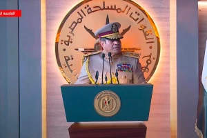 بالفيديو..  السيسي يكشف سبب نقل الوزارات إلى العاصمة الإدارية.. ويعلق: الكلام ده خلاص.. ما حدش يقدر يعمل كده في مصر تاني!