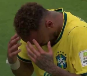 بالفيديو.. نيمار ينهار بالبكاء بعد وداع البرازيل لكأس العالم