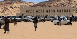 استجابةً لداعي النكف ضد الحوثي.. بالفيديو: حشود قبائل حجور تصل إلى الريان وسط استعراض مسلح وإطلاق نار كثيف