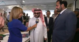"أنا أتشاءم منك".. بالفيديو: تركي آل الشيخ يمازح مراسلة العربية بسبب أسهمه