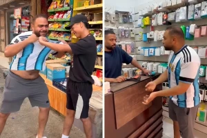فيديو ساخر يرصد ردة فعل المصريين بعد ارتداء شاب قميص اللاعب "ميسي" وتجوله في الشارع
