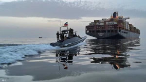 الحرس الثوري الإيراني يعلن إغلاق مضيق هرمز