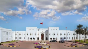 إجراء عاجل من سلطنة عمان تجاه إيران بعد استهداف محافظتي مسندم والوسطى بطائرات مسيّرة