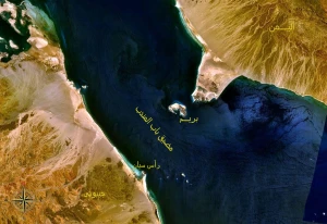 رويترز: إيران طلبت من الحوثيين الاستعداد لإغلاق باب المندب في هذه الحالة