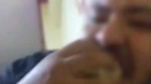 شاب مصري يثير الجدل بتناوله خبزاً مسموماً لينتحر في بث مباشر.. والتحقيقات تكشف مفاجأة !