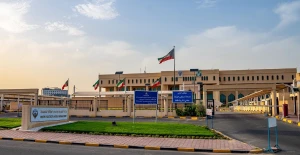 الكويت تعلن تعطل محطة للقوى الكهربائية وتقطير المياه بعد استهداف إيراني