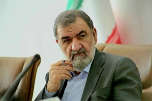 مسؤول إيراني يكشف عن استعداد إيران لتغيير استراتيجيتها وتفعيل قدراتها البرية خارج حدودها.. ويهدد بـ"الضربة النهائية"