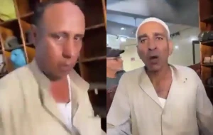 بالفيديو: موظف في وزارة الأوقاف المصرية يطلب من المصلين داخل المسجد دفع 5 جنيه مقابل حراسة أحذيتهم من السرقة