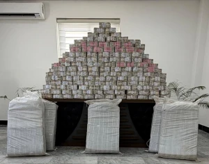 تفاصيل جديدة بشأن قضية "الجميلي" في العراق.. والكشف عن مبالغ أخرى عثر عليها مخبأة داخل أكياس بلاستيكية