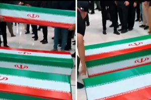 فيديو يوثق توابيت عناصر بالحرس الثوري الإيراني الذين قتلوا بالقصف السعودي الأمريكي على مقرات ميليشيات في العراق