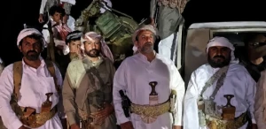 بالفيديو: شيخ يمني بارز يعلن النفير العام ضد جماعة الحوثي ويعد اليمنيين بـ"أخبار ترفع الرأس"
