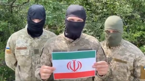 فيديو لملثمين أوكرانيين يعلنون تبنيهم تفجير سفينة إيرانية في بحر قزوين.. ويهددون إيران بمزيد من العمليات بسبب علاقتها مع روسيا