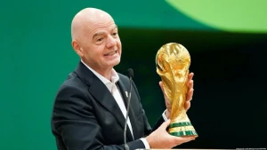 تمرد داخل الفيفا وتهديد بمقاطعة كأس العالم يُسقطان مشروع "إنفانتينو" المثير للجدل