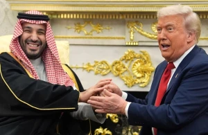 تفاصيل اتصال ولي العهد هاتفيًا بالرئيس الأمريكي لبحث تطورات الأوضاع في المنطقة