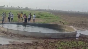 بالفيديو.. مياه بئر تتأرجح بشكل غريب وتحيّر سكان قرية هندية