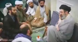 بعد أنباء عن تدهور صحته.. طهران تبث فيديو مزعومًا لمجتبى خامنئي لتضليل الرأي العام