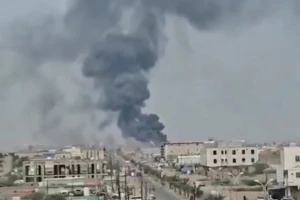 مقتل وإصابة 42 مدنيا بقصف حوثي استهدف ميناء المخا اليمني