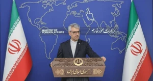 إيران تكشف عن 3 شروط لإعادة فتح مضيق هرمز