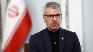 إيران تتراجع: لا نبحث حالياً فرض رسوم عبور من هرمز