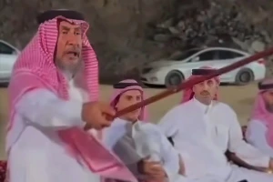 بالفيديو.. شاب تتعرض سيارته للاحتراق في طريقه لحفل.. ورد فعل مفاجىء من صاحب المناسبة