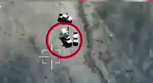 بالفيديو: لحظة استهداف الجيش اليمني للقيادي الحوثي القاسم المراني ومرافقيه في مأرب