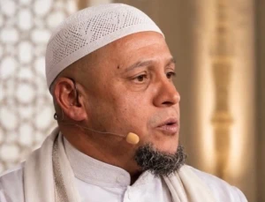 أتعلم شيئًا فشيئًا… تصريح جديد من "روبرتو كارلوس" بشأن اعتناقه الإسلام