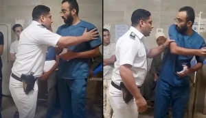 بالفيديو: ضابط مصري يتهجم على طبيب ويدفعه بقوة داخل مستشفى في سوهاج