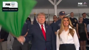 بالفيديو.. ترامب يلوّح بالعلم الأخضر لإعلان بدء سباق «أمريكا 250»