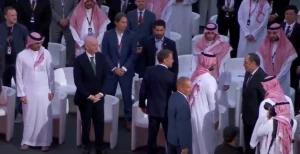 بالفيديو: لحظة وصول ولي العهد والرئيس الفرنسي مقر حفل اختتام بطولة كأس العالم للرياضات الإلكترونية 2026 في باريس