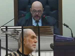 بالفيديو: لحظة النطق بحكم السجن المؤبد على مفتي البراميل أحمد حسون