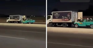 أغرب سرقة في مصر .. بالفيديو: لصوص يستولون على حمولة شاحنة أثناء سيرها بسرعة على طريق سريع