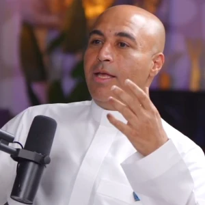 "القطيف أحسن بمليون مرة".. بالفيديو: الباحث حسن المصطفى يروي انطباع والدته بعد عودتها من زيارة المراقد الدينية في العراق main