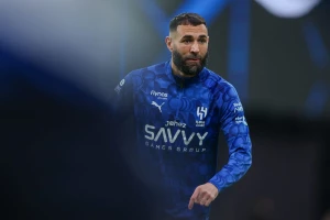 تفاصيل الساعات الأخيرة لبنزيما مع الهلال .. مصادر تكشف سبب غضبه وقراره الأخير !