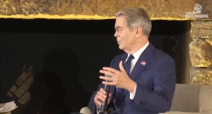 وزير الخزانة الأمريكي: مضيق هرمز سيفقد أهميته خلال عامين.. والنفط سينقل بهذه الطريقة الجديدة