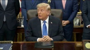 بالفيديو.. مراسل لترامب: هل سترسل الـ CIA لتسليح الإيرانيين؟.. والأخير يرد