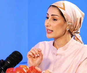 النيئة أم المطهية؟.. بالفيديو: أخصائية تغذية تكشف أفضل طريقة لتناول الطماطم وتعزيز امتصاص الليكوبين main