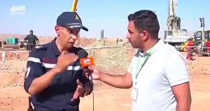 بالفيديو.. ضابط جزائري يرد على سؤال بشأن الحالة الصحية للطفل أيوب بعد 4 أيام من سقوطه في البئر.. ويعلّق على فرص نجاته