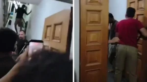 بالفيديو.. عشرات الإيرانيين يقتحمون مبنى سكنيًا لطلاب عراقيين في سمنان بإيران.. ويستولون على أموالهم ومقتنياتهم