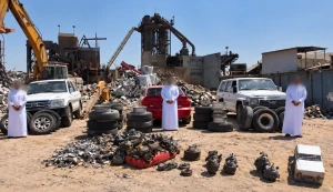 بالفيديو: لحظة كبس المرور الكويتي لـ 3 سيارات أمام أعين قائديها بعد ارتكابهم مخالفة التفحيط