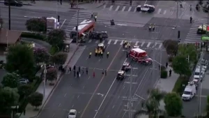 بالفيديو.. تحطم مروحية إخبارية تابعة لـ«NBC» أثناء تصوير حادث إطلاق نار في لوس أنجلوس ومقتل 3 أشخاص
