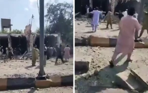 بالفيديو.. تفجير انتحاري بسيارة مفخخة يستهدف مسجدًا في باكستان ويخلف 17 قتيلًا وعشرات المصابين