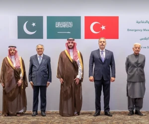 تطور عسكري عاجل.. «حلف مكة» يقرر التنفيذ الفوري للدفاع المشترك وسرعة نشر القوات في السعودية