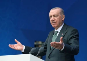 أردوغان: هجمات الحوثيين على مطار الرياض تسببت في مقتل معتمرين