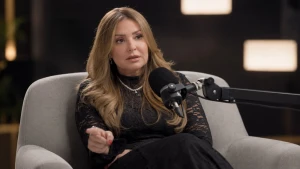 بالفيديو.. الفنانة صابرين: إيماني زاد بعد ما خلعت الحجاب.. وبقيت بحافظ على صلواتي أكثر خصوصًا صلاة الفجر!