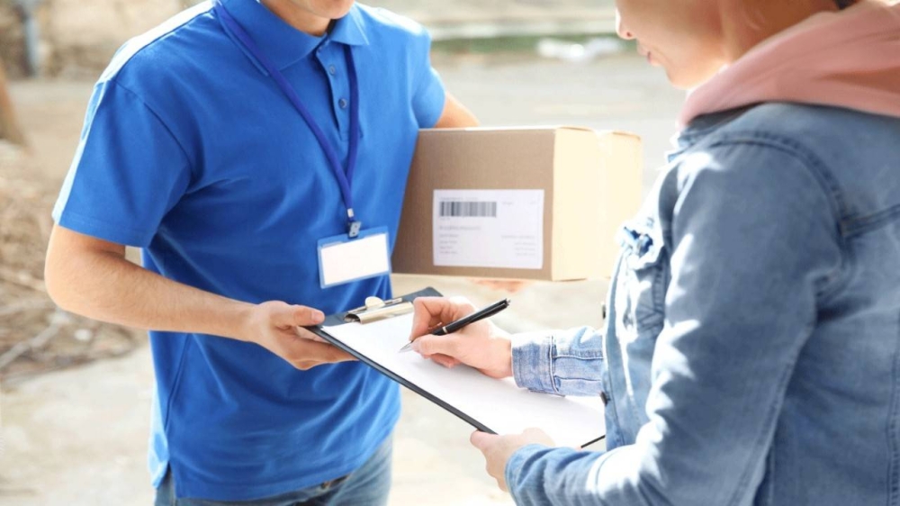 هل الملابس التي يتم شراؤها من مواقع إلكترونية خارج المملكة عليها رسوم جمركية؟.. الجمارك تجيب