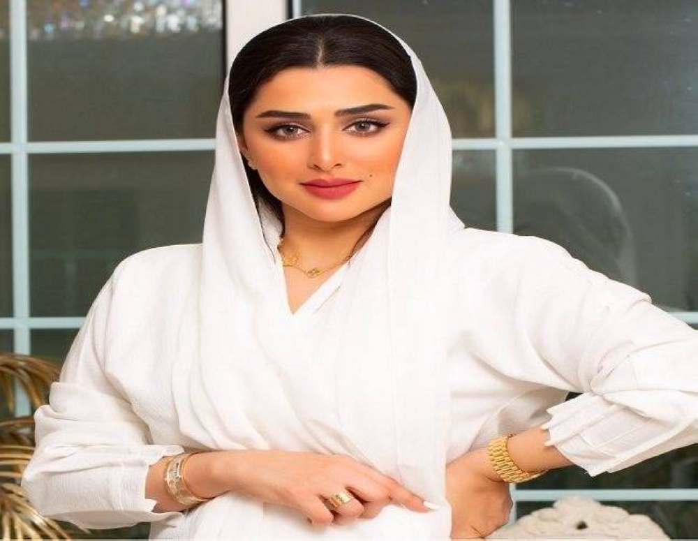 شاهد .. مريم الأنصاري ترد على المتنمرين عليها بعد ظهورها بدون فلتر : مصوريني بجوال نوكيا!