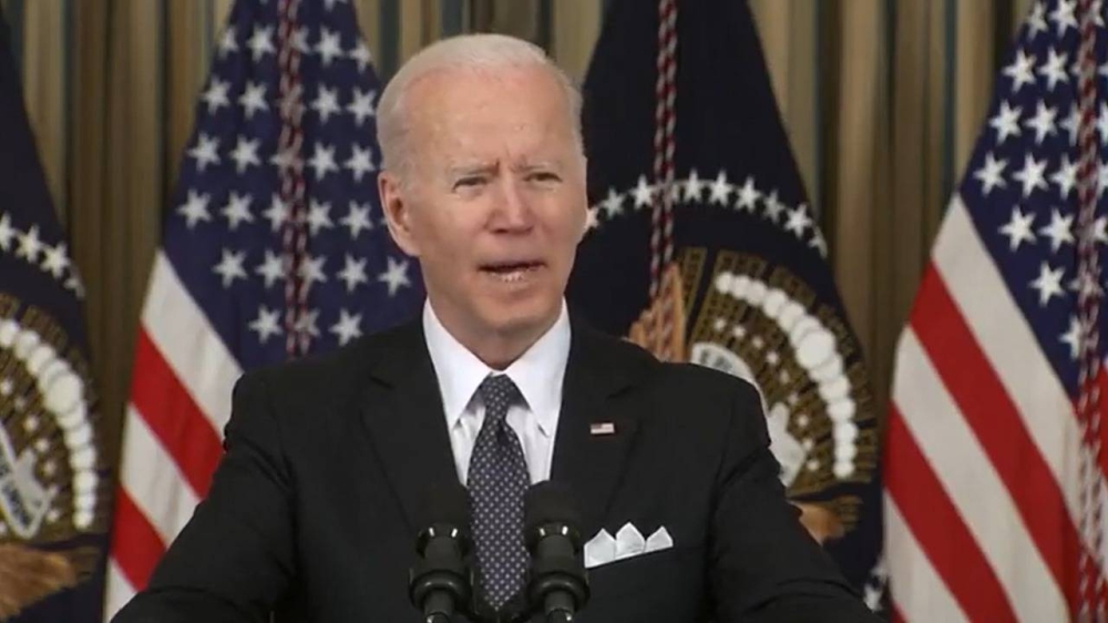 مراسل صحفي لبايدن : "أنت تقول أشياء كثيرة على المسرح العالمي ثم تتراجع وتنكر باستمرار ؟" .. شاهد رد الرئيس