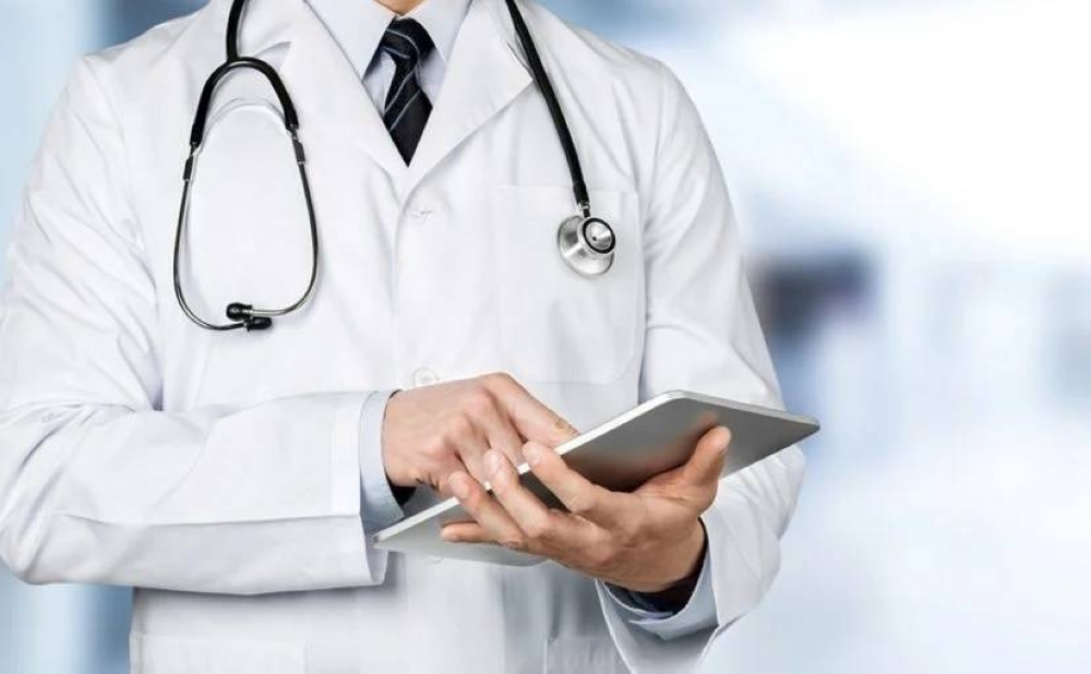 الصحة تكشف عن شروط عمل الأطباء الحكوميين في القطاع الصحي الخاص