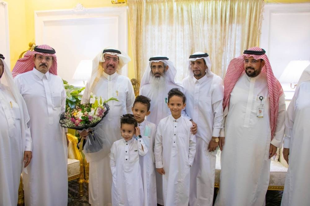 لوجه الله .. مواطنة تعفو عن عامل نظافة تسبب في وفاة ابنيها في حادث مروري ببيشة