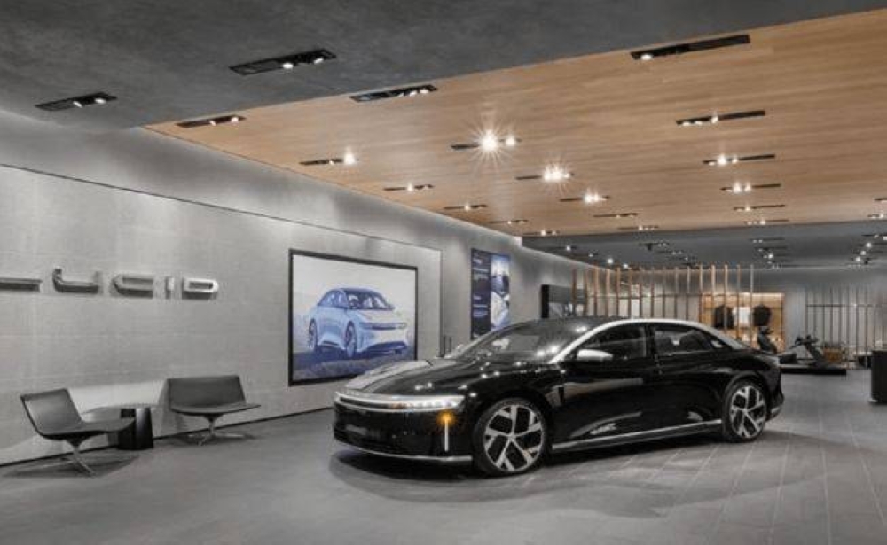 السعودية تبرم اتفاقية مع شركة لوسِد لشراء ما قد يصل لــ100 ألف سيارة كهربائية